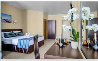 Гостиница Терраса Кабардинка Стандартный двухместный люкс с 1 кроватью-1